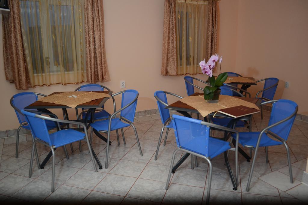 Ersa Panzio Hotel Bisericani  Buitenkant foto